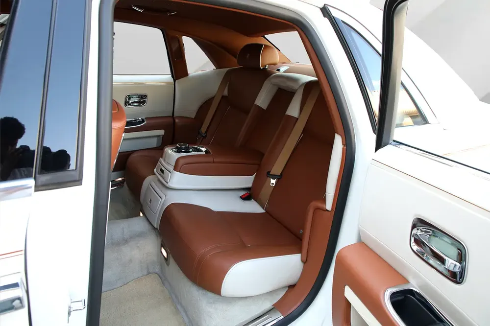 ROLLS ROYCE GHOST - 2017 - GCC - SPECIAL EDITION - FULLY LOADED - AMAZING CONDITION - Image 19