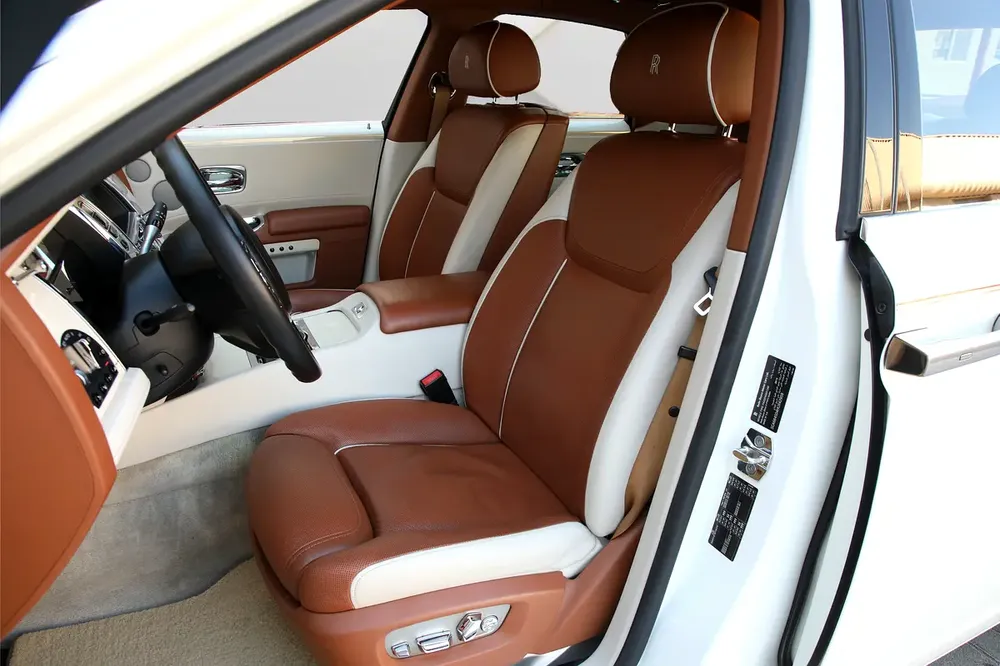 ROLLS ROYCE GHOST - 2017 - GCC - SPECIAL EDITION - FULLY LOADED - AMAZING CONDITION - Image 8