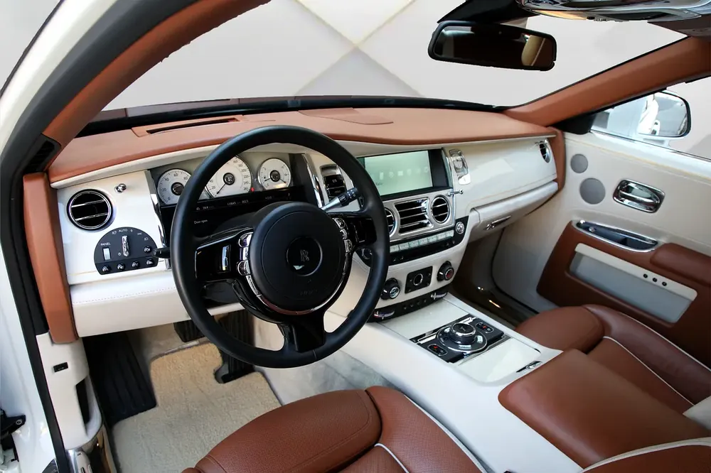 ROLLS ROYCE GHOST - 2017 - GCC - SPECIAL EDITION - FULLY LOADED - AMAZING CONDITION - Image 9