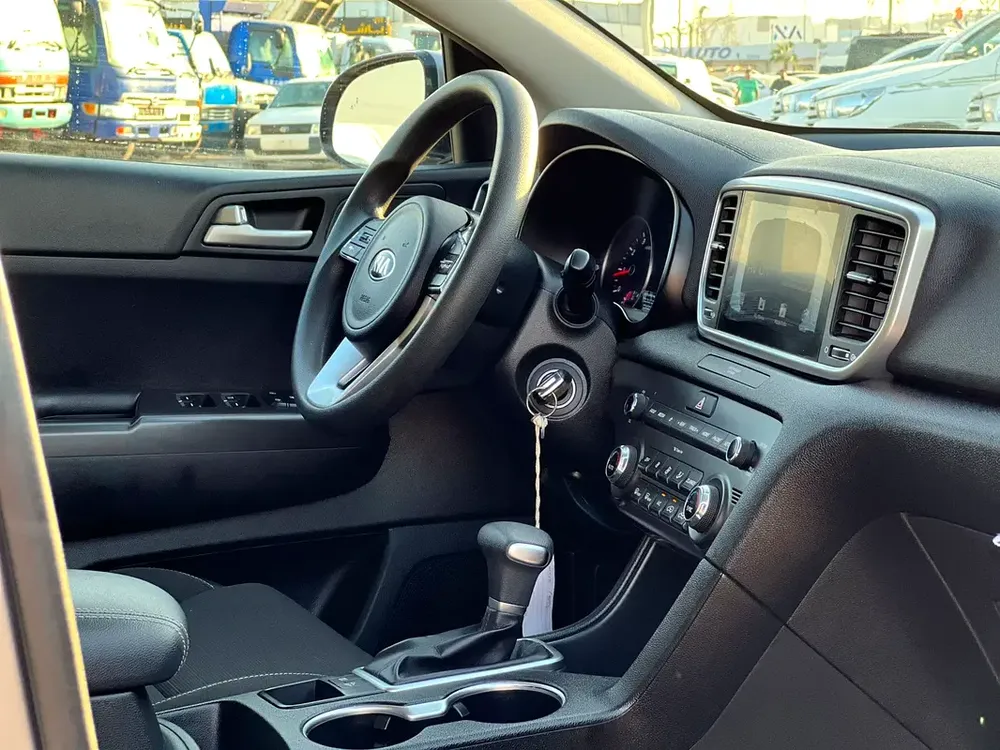 2020 Kia Spotage LX Mid-Option - 2.4L V4 - Rear Camera - Electric Seat - Image 12