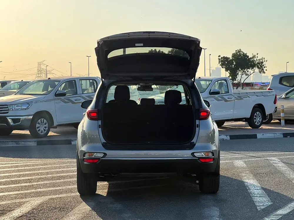 2020 Kia Spotage LX Mid-Option - 2.4L V4 - Rear Camera - Electric Seat - Image 8