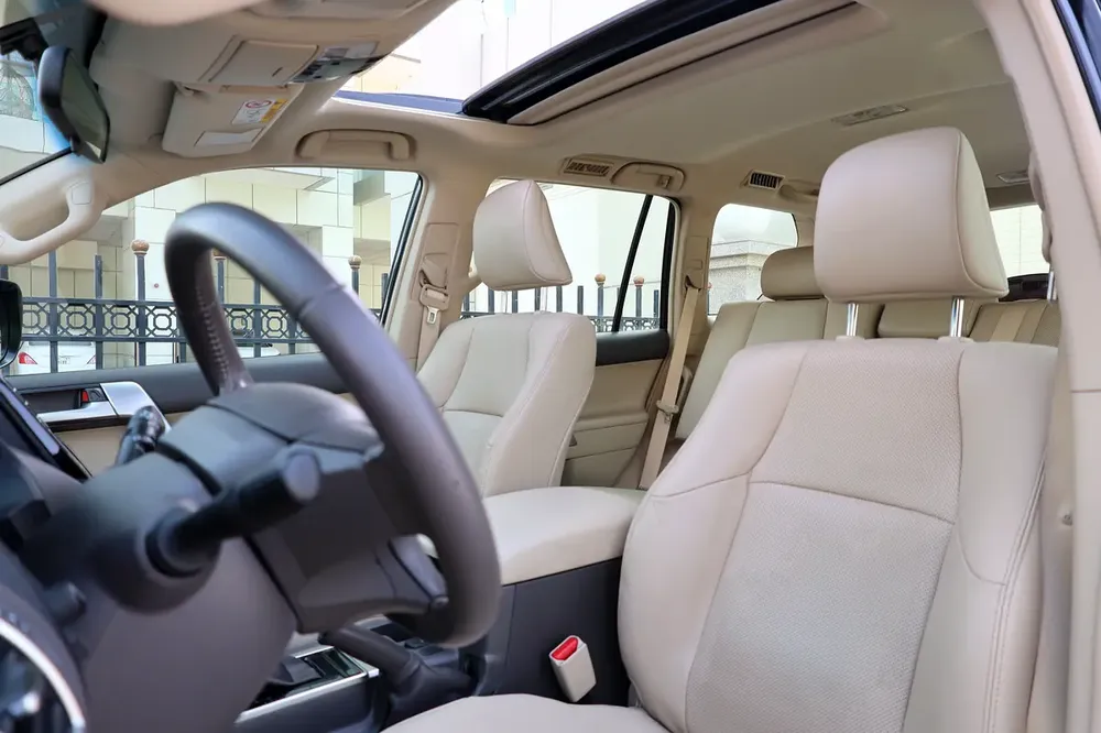 TOYOTA PRADO-ADVENTURE -2021-75000KM-GCC SPECS-EXCELLENT CONDITION - Image 10
