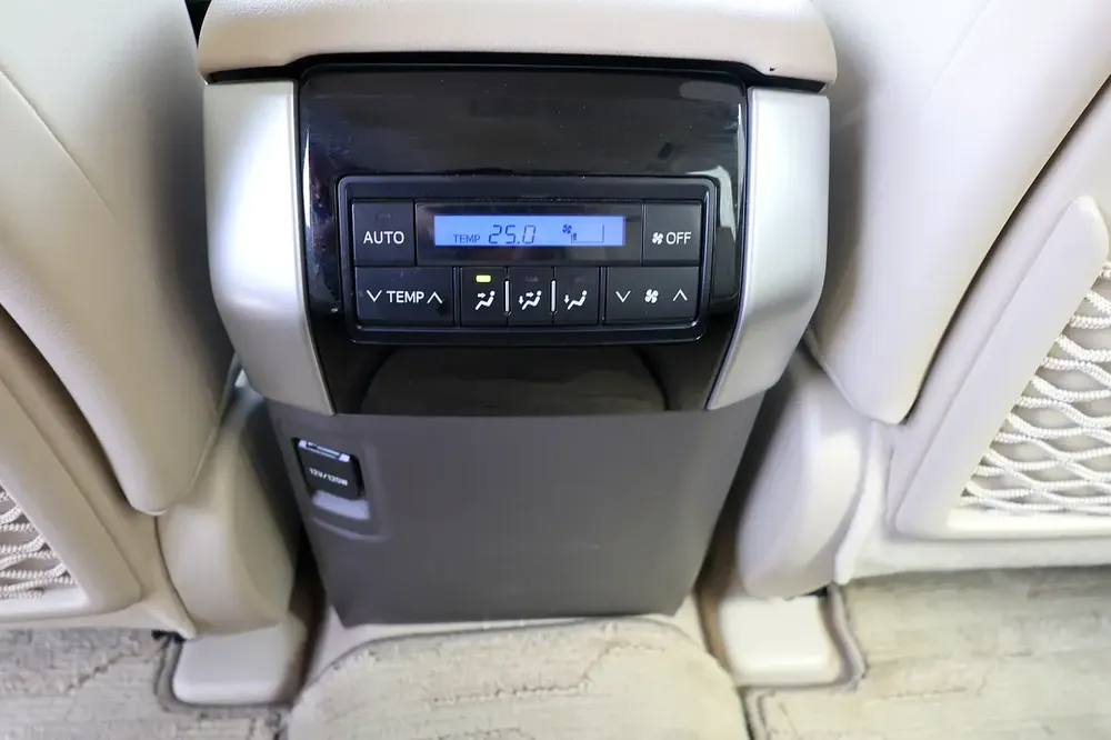 TOYOTA PRADO-ADVENTURE -2021-75000KM-GCC SPECS-EXCELLENT CONDITION - Image 18