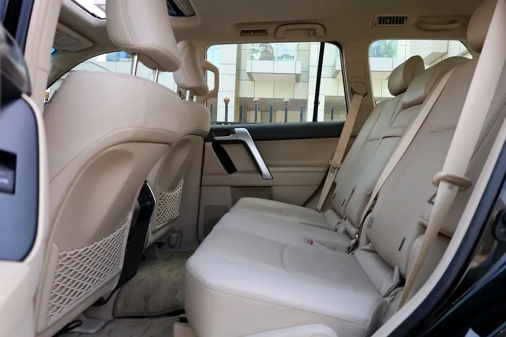 TOYOTA PRADO-ADVENTURE -2021-75000KM-GCC SPECS-EXCELLENT CONDITION - Image 19