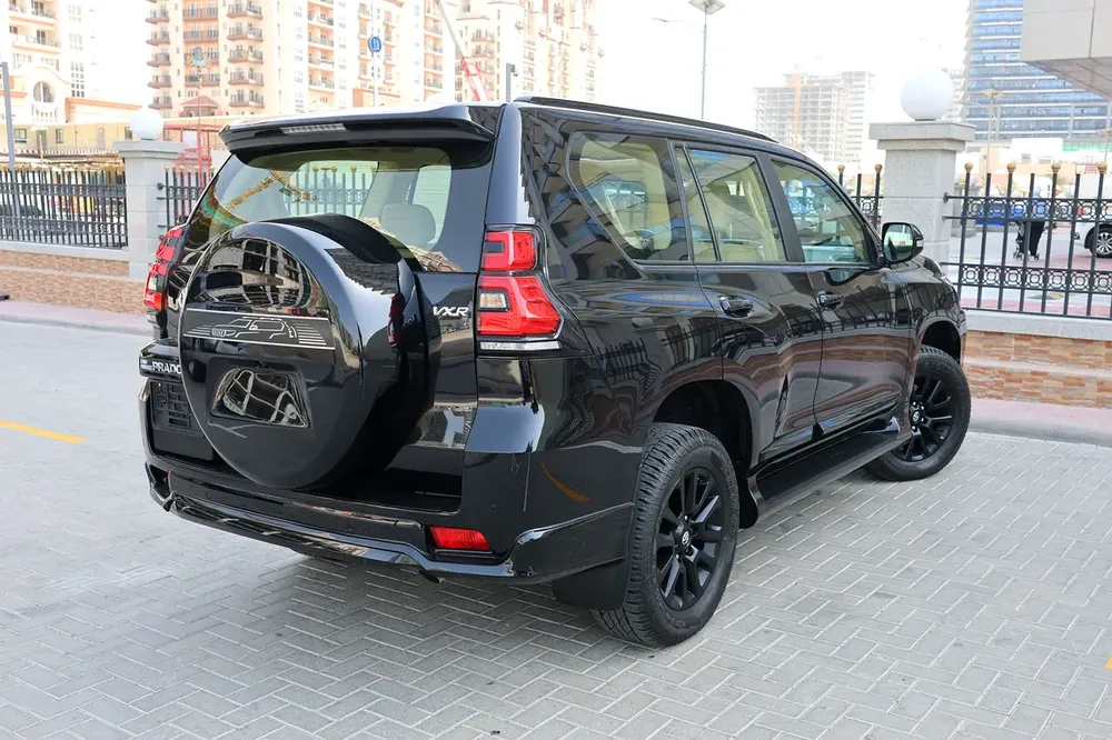 TOYOTA PRADO-ADVENTURE -2021-75000KM-GCC SPECS-EXCELLENT CONDITION - Image 4