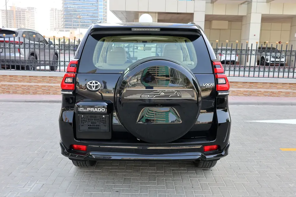 TOYOTA PRADO-ADVENTURE -2021-75000KM-GCC SPECS-EXCELLENT CONDITION - Image 6