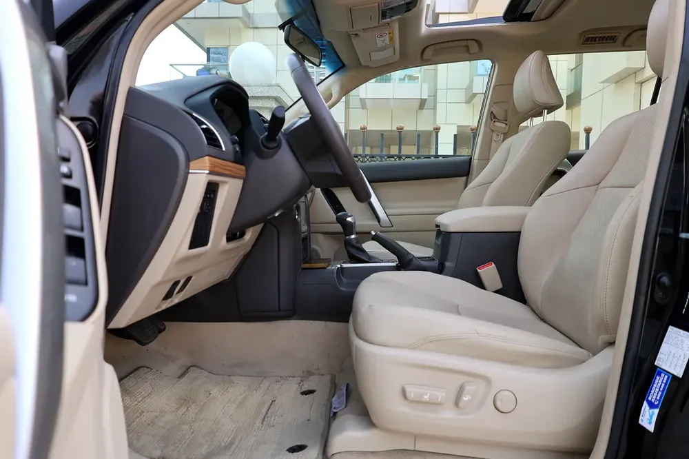 TOYOTA PRADO-ADVENTURE -2021-75000KM-GCC SPECS-EXCELLENT CONDITION - Image 9
