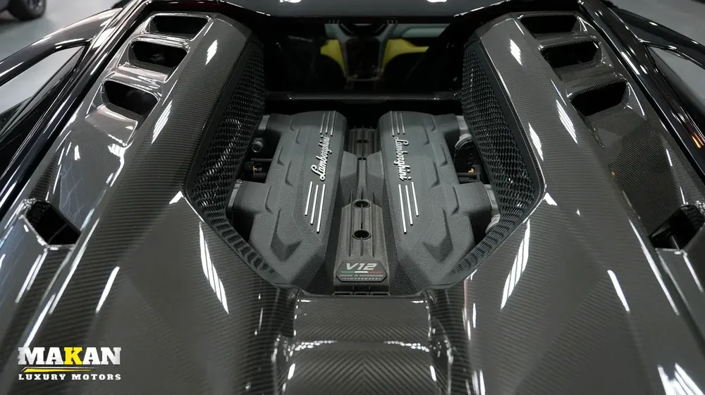 Lamborghini Revuelto - Image 10