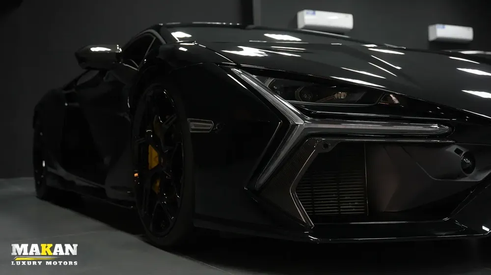 Lamborghini Revuelto - Image 11