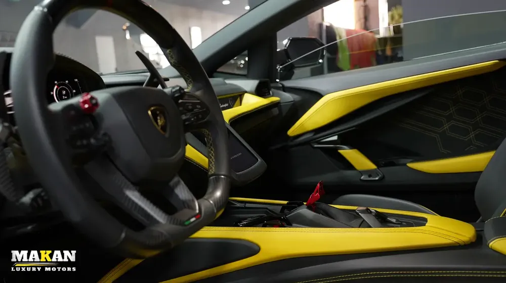 Lamborghini Revuelto - Image 12