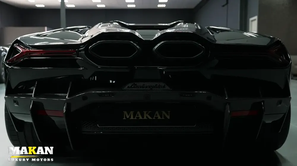 Lamborghini Revuelto - Image 13