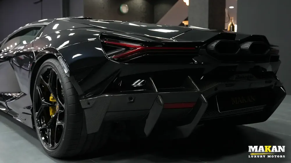 Lamborghini Revuelto - Image 14