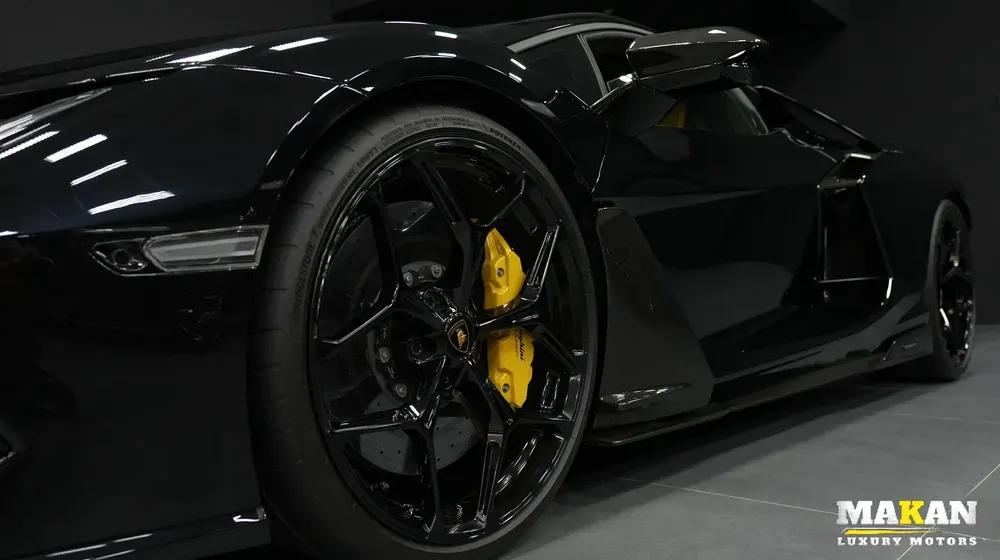 Lamborghini Revuelto - Image 5