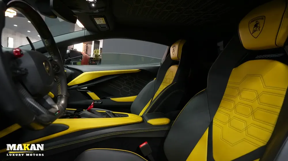 Lamborghini Revuelto - Image 6