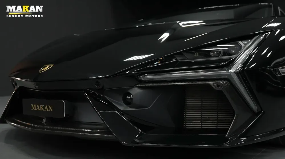 Lamborghini Revuelto - Image 7