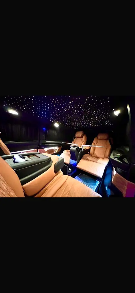 2025 Mercedes-Benz V-Class V 300 | GCC Specs | Brand New Luxury Van - Image 8