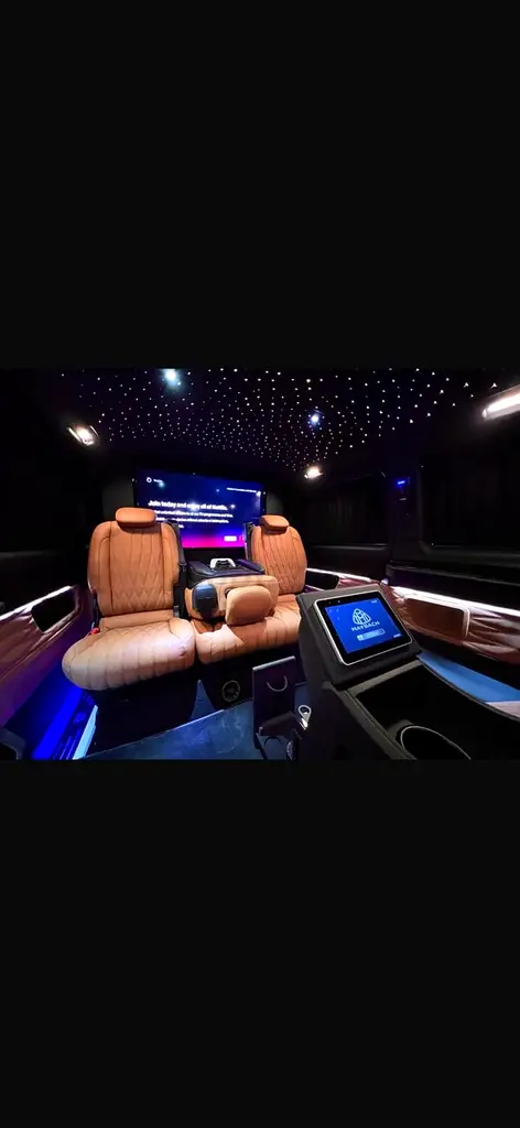 2025 Mercedes-Benz V-Class V 300 | GCC Specs | Brand New Luxury Van - Image 9