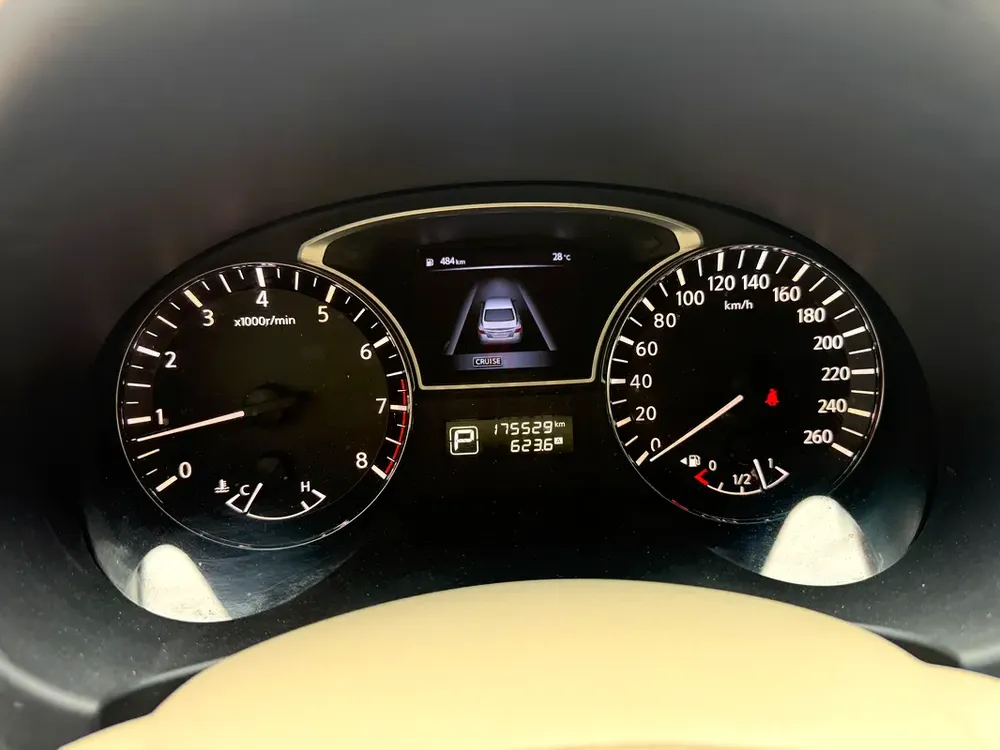 Gorgeous Nissan Altima in Excellent Condition - Image 5