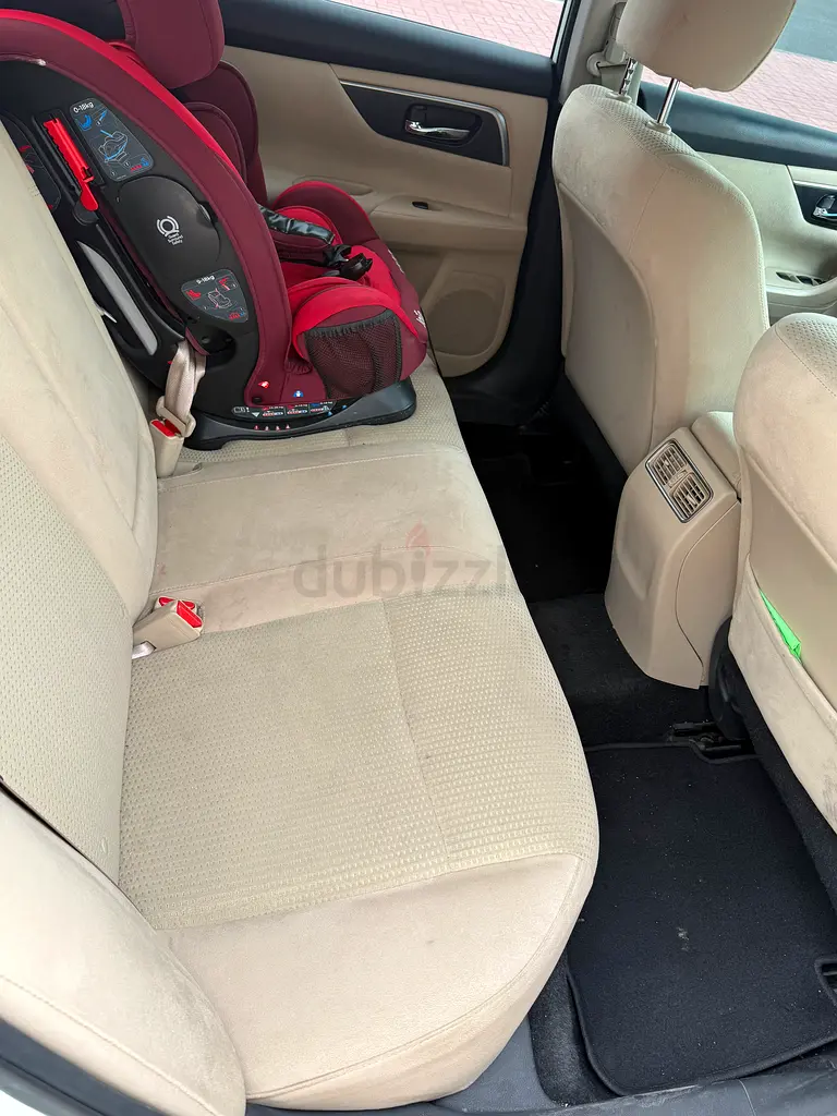 Gorgeous Nissan Altima in Excellent Condition - Image 7