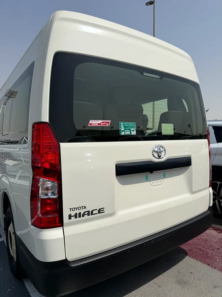 HIACE 2.8 diesel MANUAL 13 SEAT 2026 - Image 5