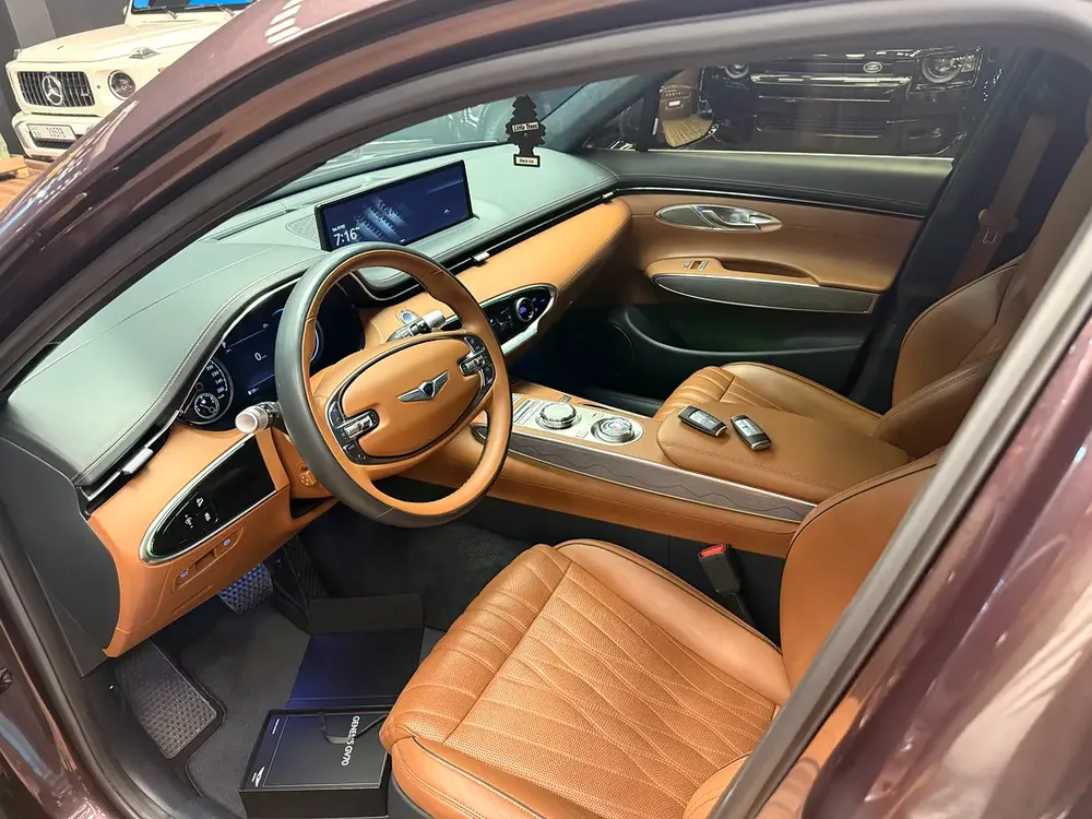 GENESIS GV70 PREMIUM 2023GCC UNDER WARRANTY - Image 5