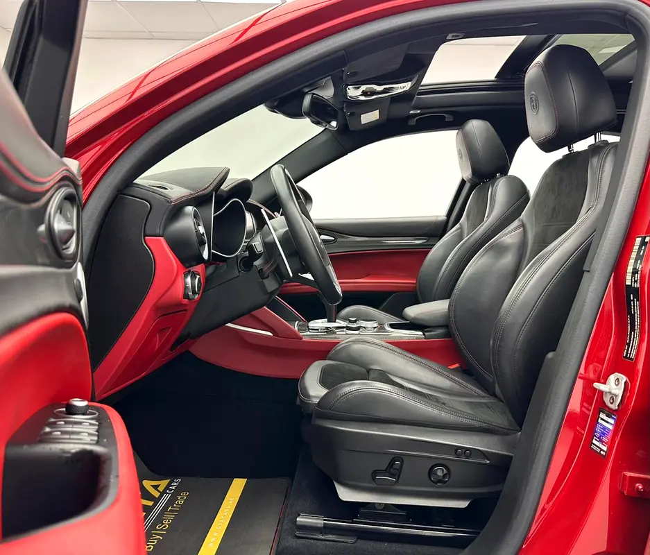 2020 Alfa Romeo Stelvio Quadrifoglio, Nov/2026 Alfa Romeo Warranty + Service Contract, FSH, GCC - Image 15