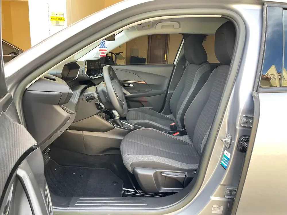 No Accident / Original Paint / Full Service History / GCC Specs / 2023 Peugeot 2008 Active 1.6L - Image 9