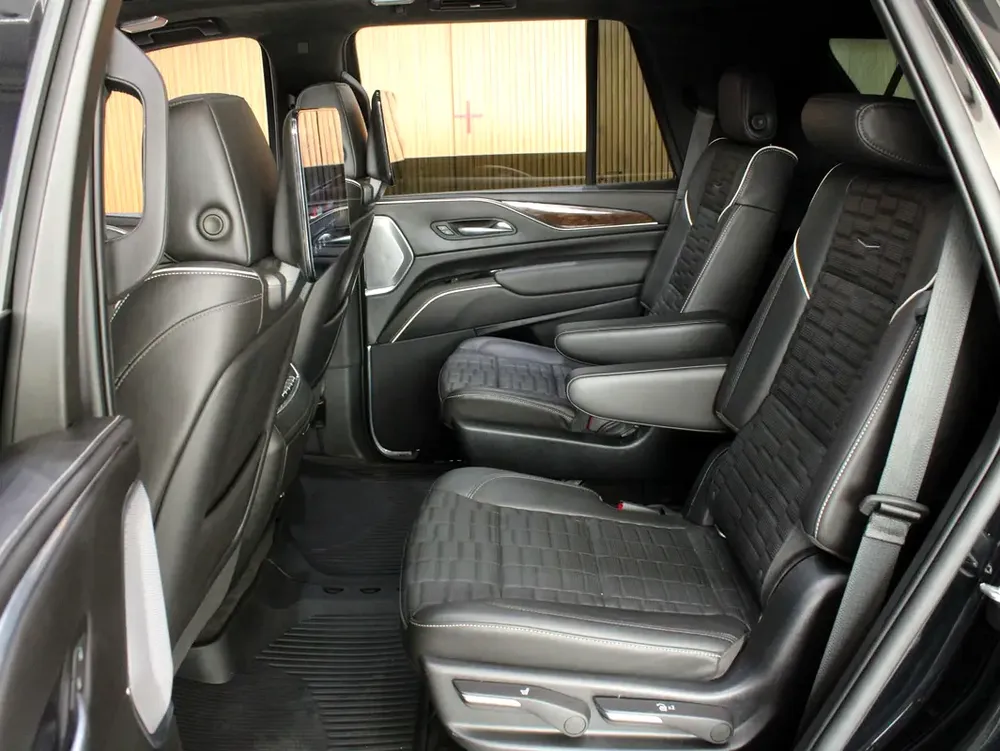 2022 - Cadillac Escalade Sport Platinum - Image 12