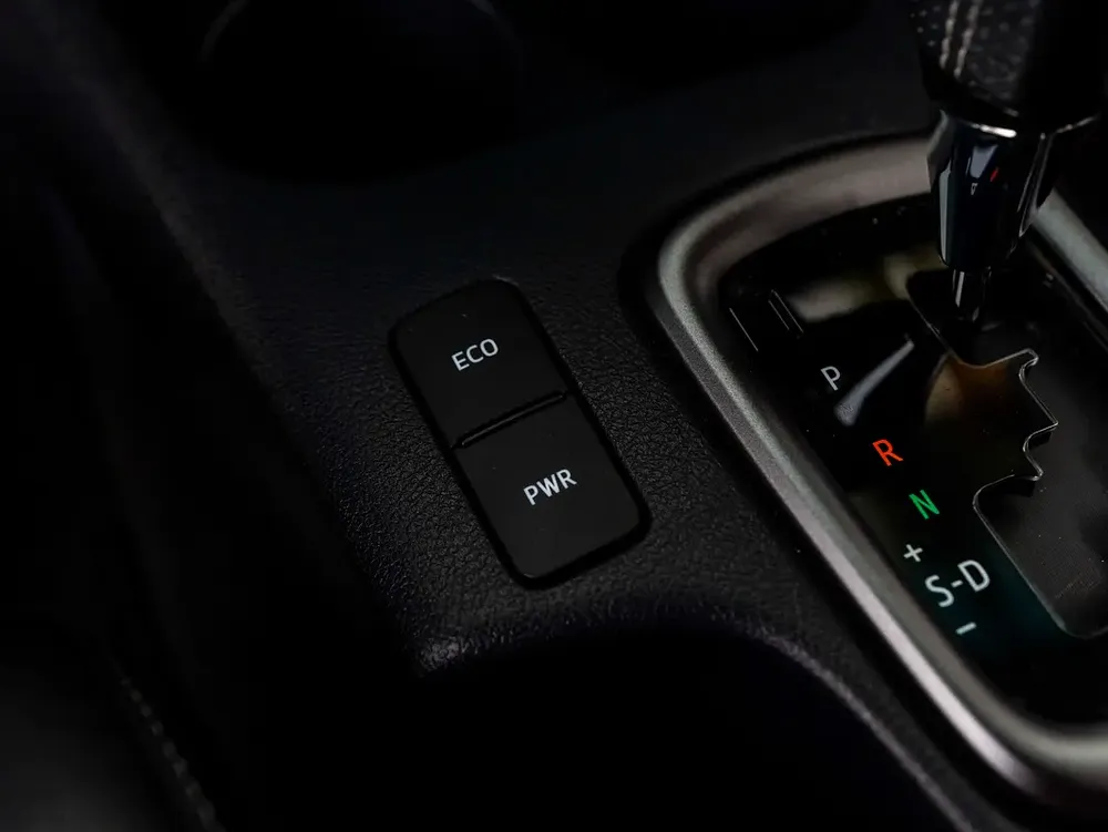 0% DOWN PAYMENT | THE MAY ADVANTAGE | HILUX GR SPORT | BUILT FOR THE DESERT | WARRANTY - Image 17