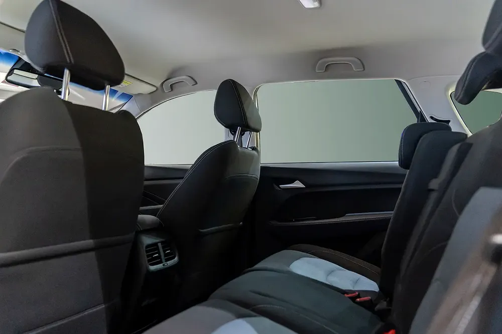Chevrolet Captiva LS - 2023 - Image 7