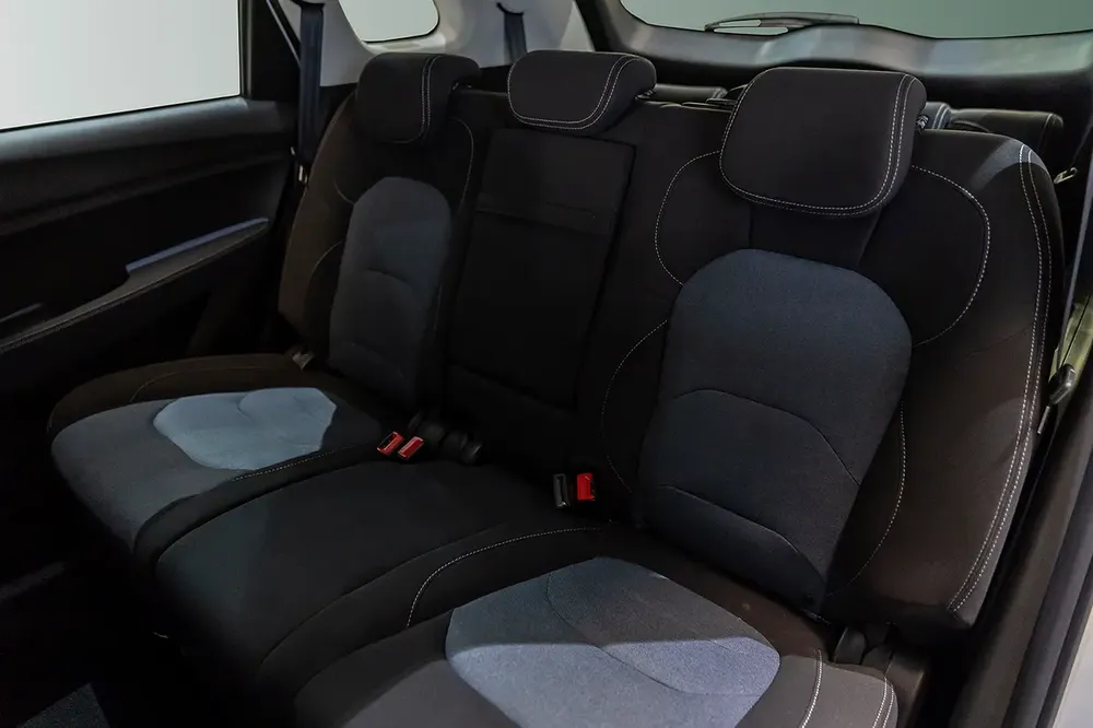 Chevrolet Captiva LS - 2023 - Image 9