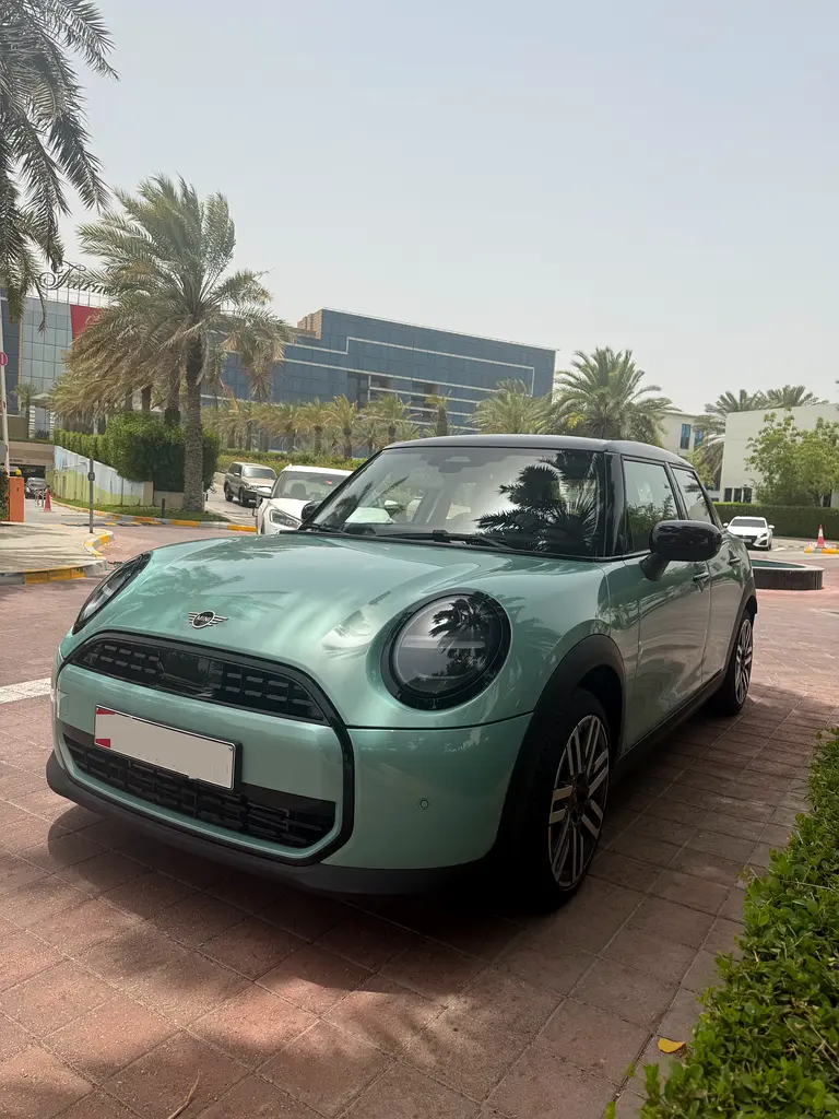 MINI COOPER C 4 DOORS , 2026 , 3 YEARS SERVICE AND WARRANTY - Image 4