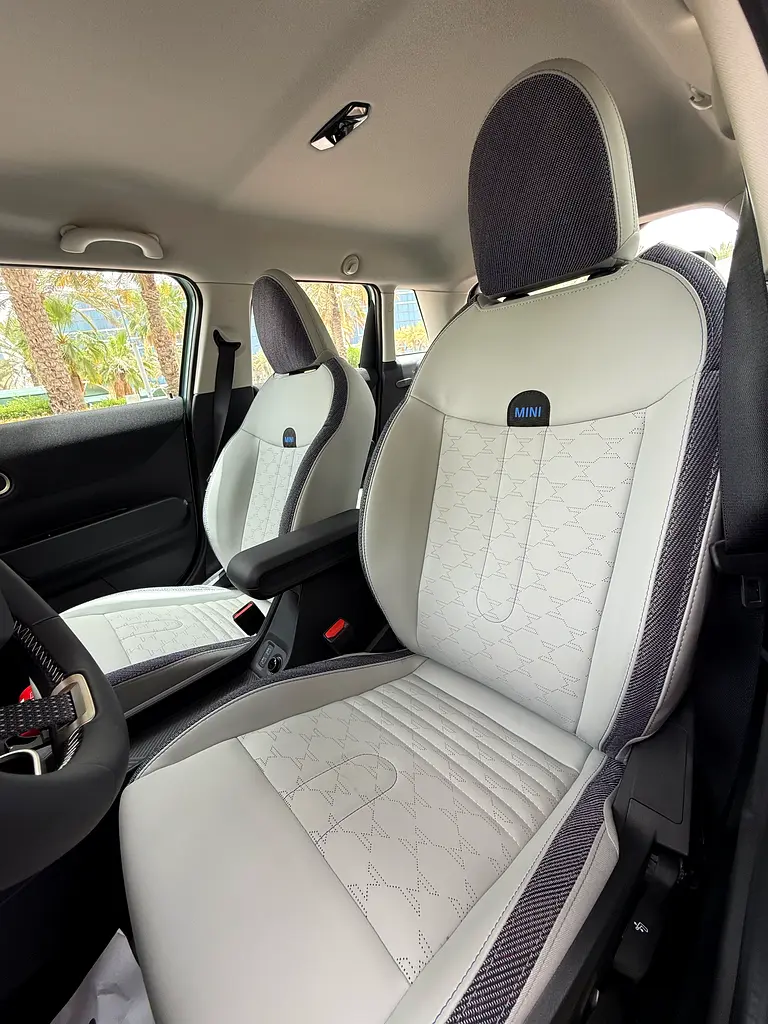MINI COOPER C 4 DOORS , 2026 , 3 YEARS SERVICE AND WARRANTY - Image 8