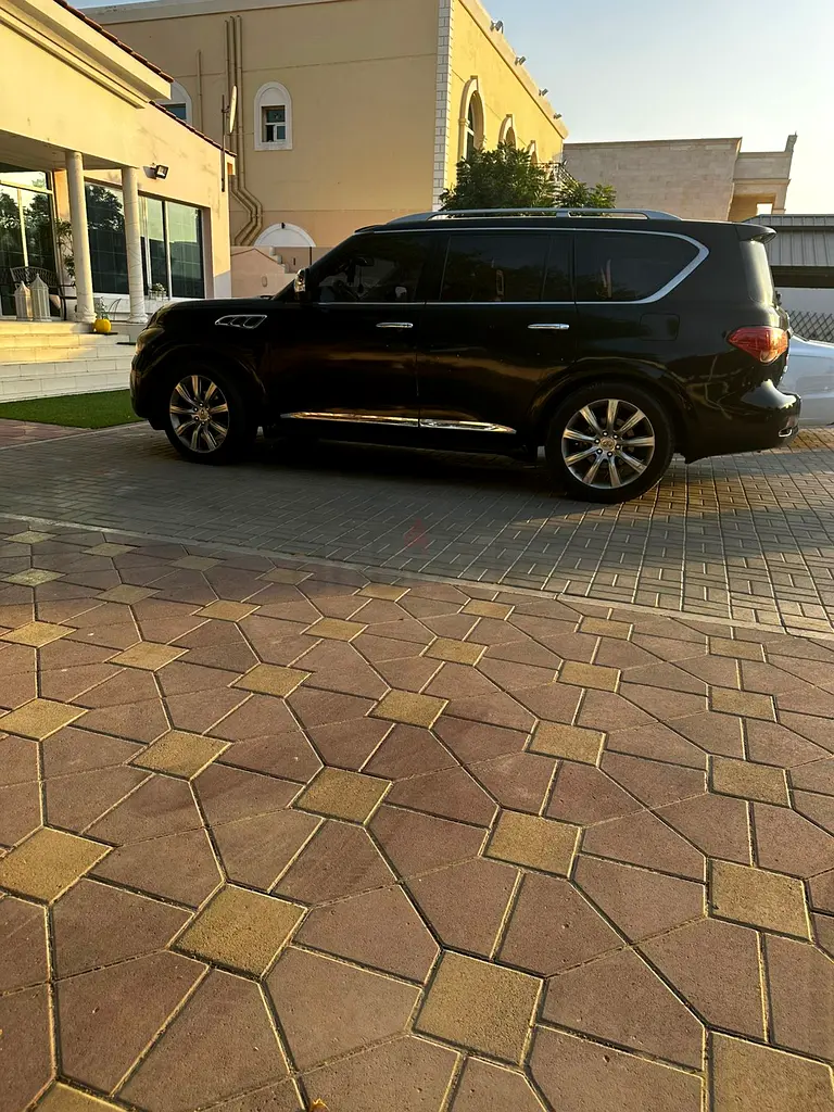 Infiniti QX56 Premium 2013 | GCC Specs | Full Option - Image 8