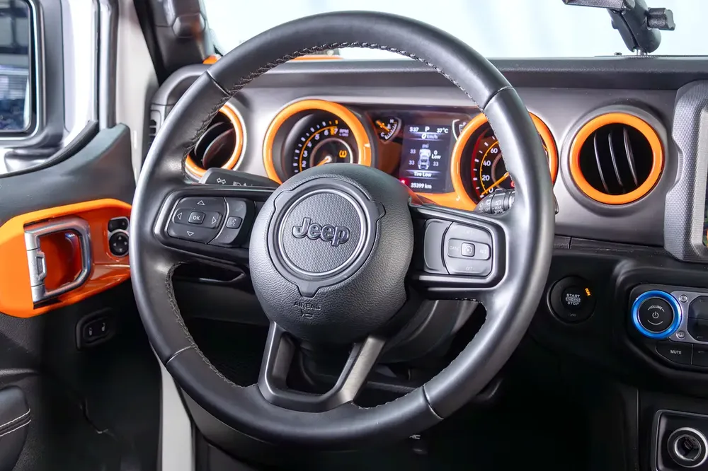 Jeep Wrangler Sport-GCC-Jeepers Edition-Upgraded-FSH-Al Futtaim Warranty and Service Contract - Image 11