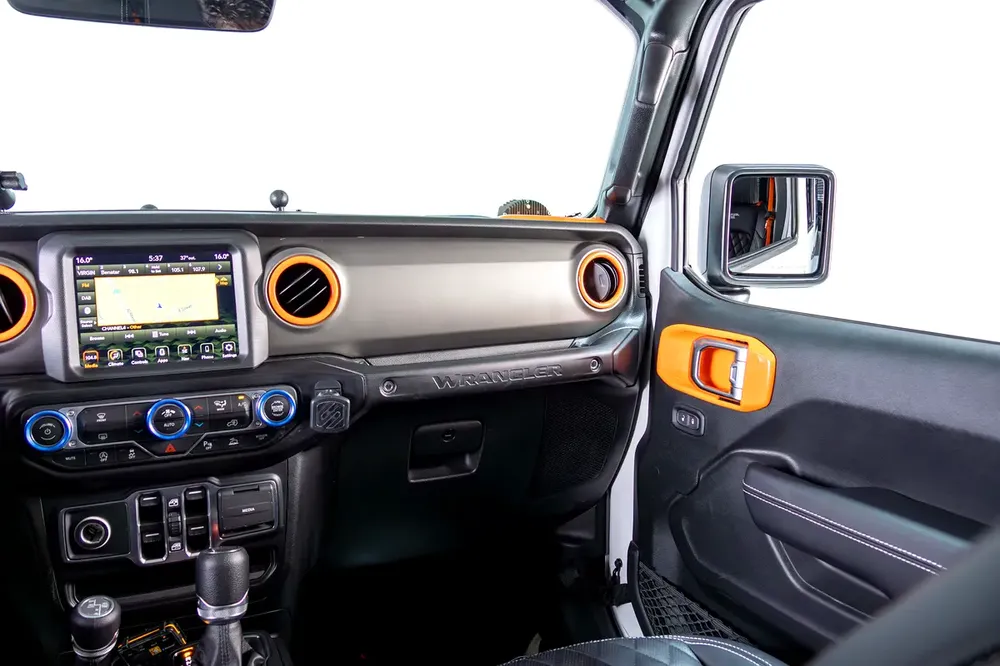 Jeep Wrangler Sport-GCC-Jeepers Edition-Upgraded-FSH-Al Futtaim Warranty and Service Contract - Image 18