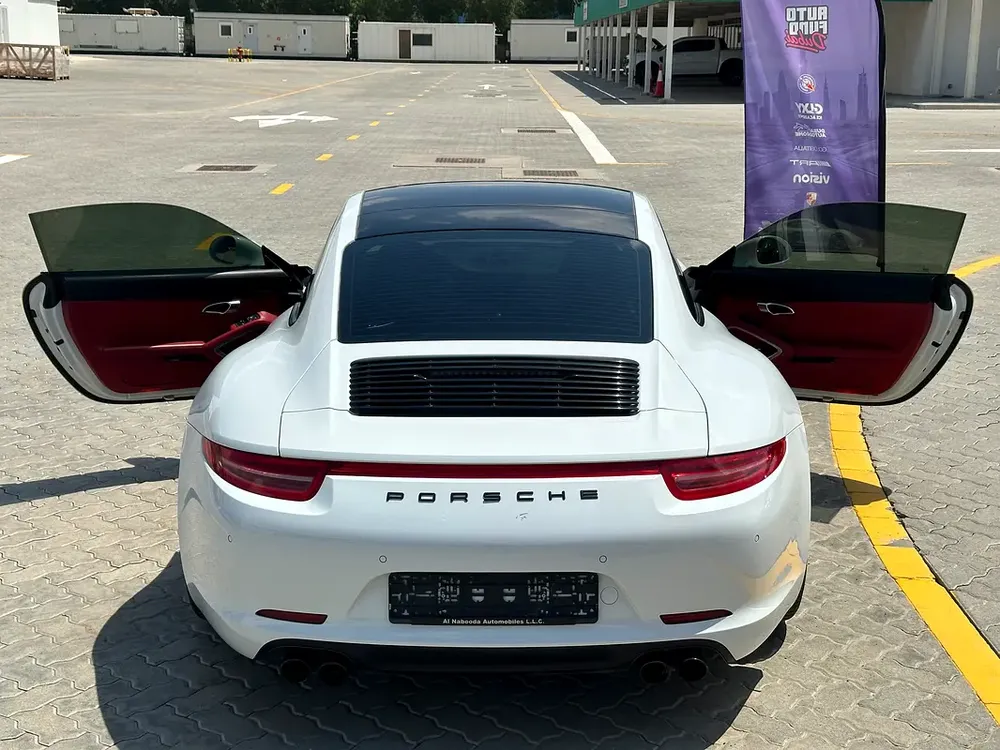 2016 Porsche 911 Carrera 4 GTS - GCC Specs - Image 4