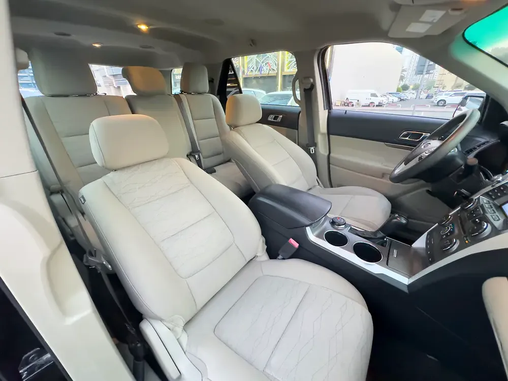 Ford Explorer 2013 GCC Spec , 4x4 accident free, fully automatic, excellent condition - Image 10