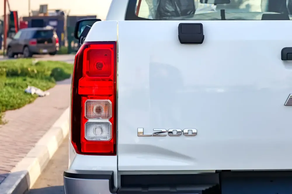 Mitsubishi L200 2.4L DIESEL | D.CABIN 4X4 GL | 5MT MID-LINE  | 2026 MODEL - Image 10