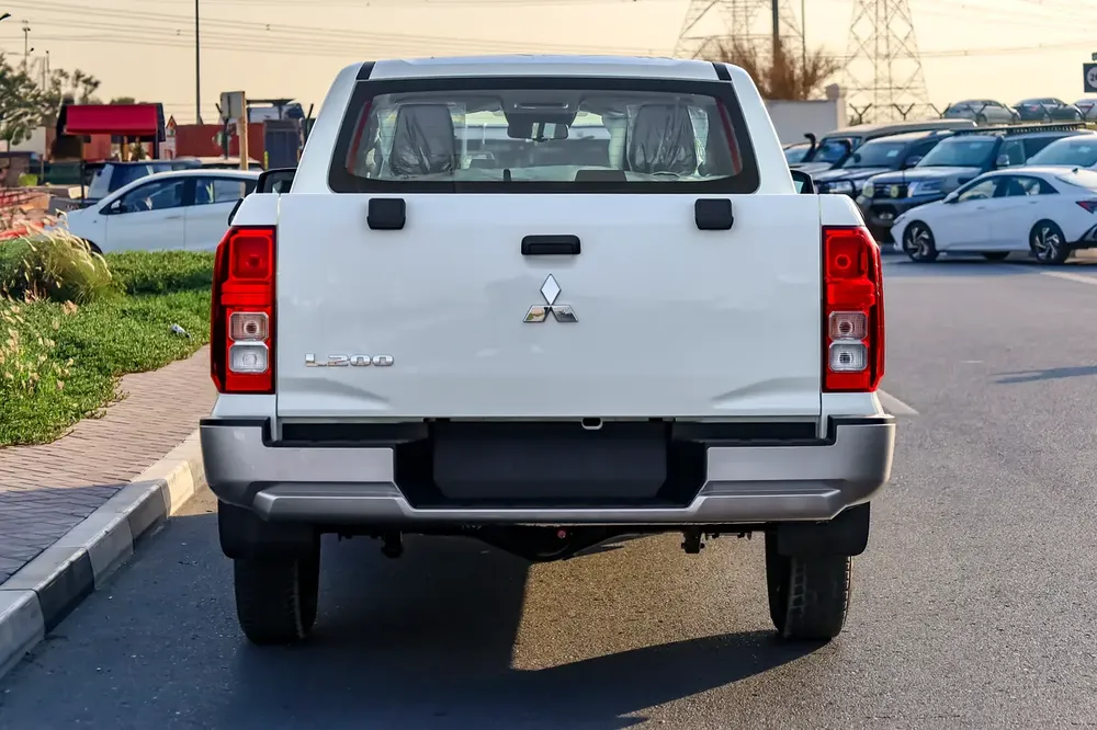 Mitsubishi L200 2.4L DIESEL | D.CABIN 4X4 GL | 5MT MID-LINE  | 2026 MODEL - Image 5