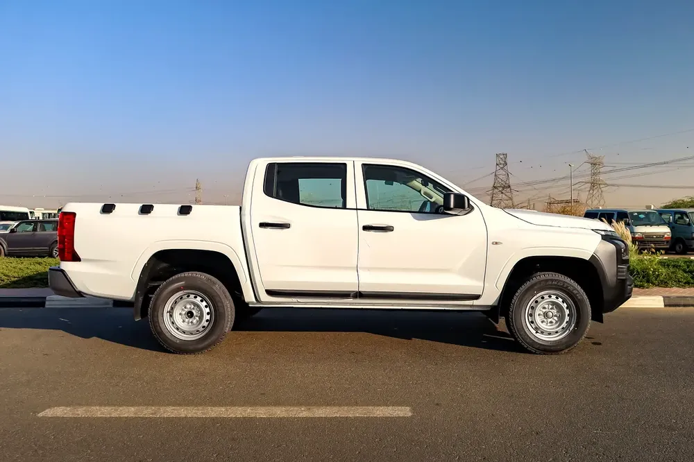 Mitsubishi L200 2.4L DIESEL | D.CABIN 4X4 GL | 5MT MID-LINE  | 2026 MODEL - Image 7