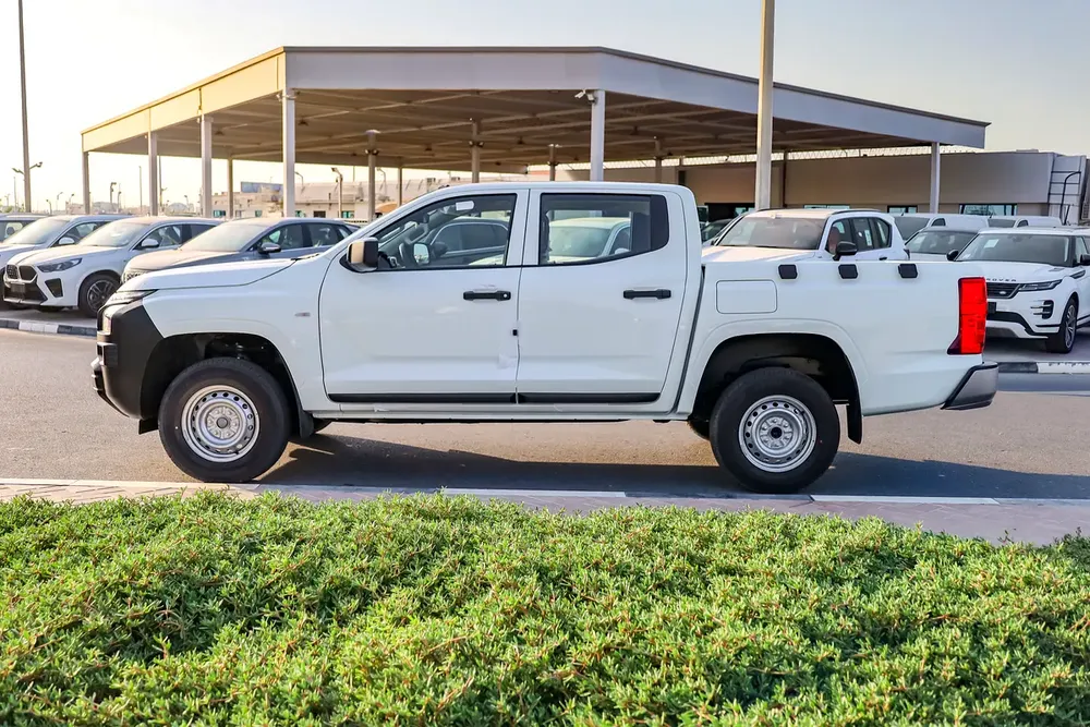 Mitsubishi L200 2.4L DIESEL | D.CABIN 4X4 GL | 5MT MID-LINE  | 2026 MODEL - Image 8
