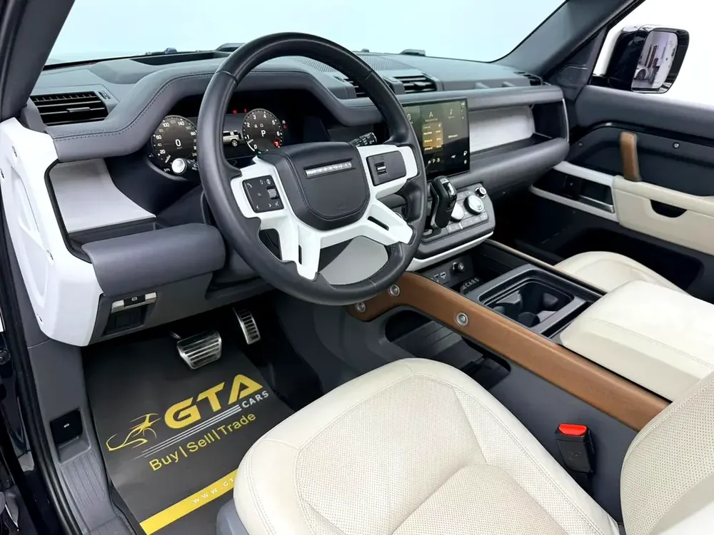 2024 Land Rover Defender 110 HSE P400, 2028 LR Warranty, 2029 LR Service Pack, Fully Loaded, GCC - Image 10