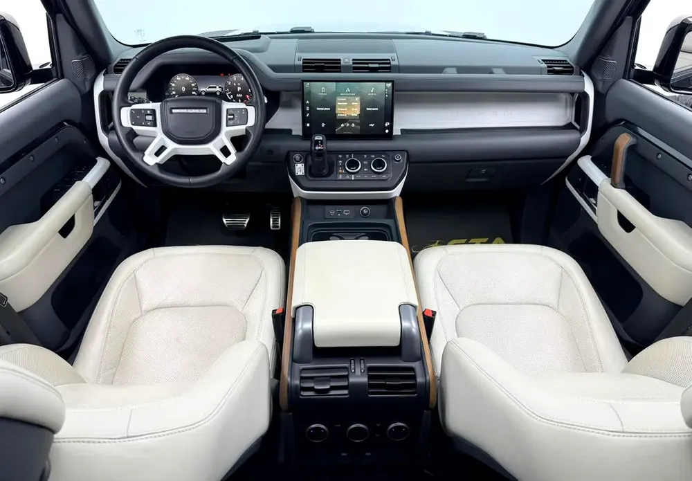 2024 Land Rover Defender 110 HSE P400, 2028 LR Warranty, 2029 LR Service Pack, Fully Loaded, GCC - Image 13