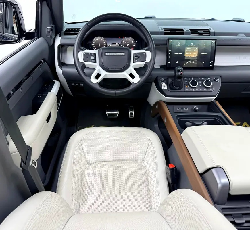2024 Land Rover Defender 110 HSE P400, 2028 LR Warranty, 2029 LR Service Pack, Fully Loaded, GCC - Image 14