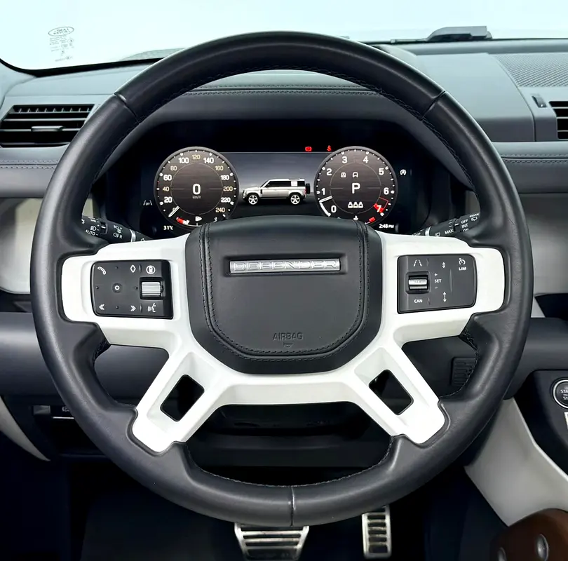 2024 Land Rover Defender 110 HSE P400, 2028 LR Warranty, 2029 LR Service Pack, Fully Loaded, GCC - Image 15