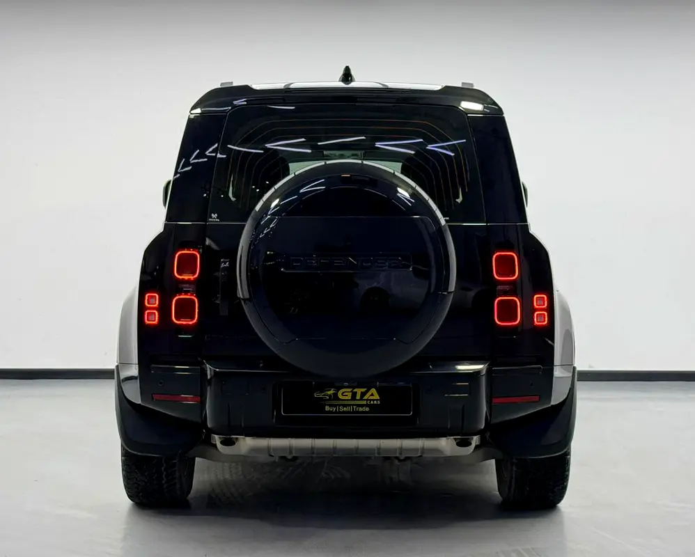2024 Land Rover Defender 110 HSE P400, 2028 LR Warranty, 2029 LR Service Pack, Fully Loaded, GCC - Image 5