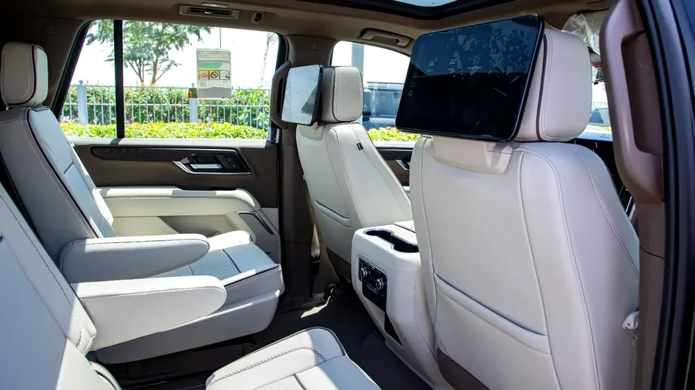 GMC Yukon Denali Black Edition 6.2L V8 | 2025 | 4 Years Agency Warranty & Service Contract - Image 17