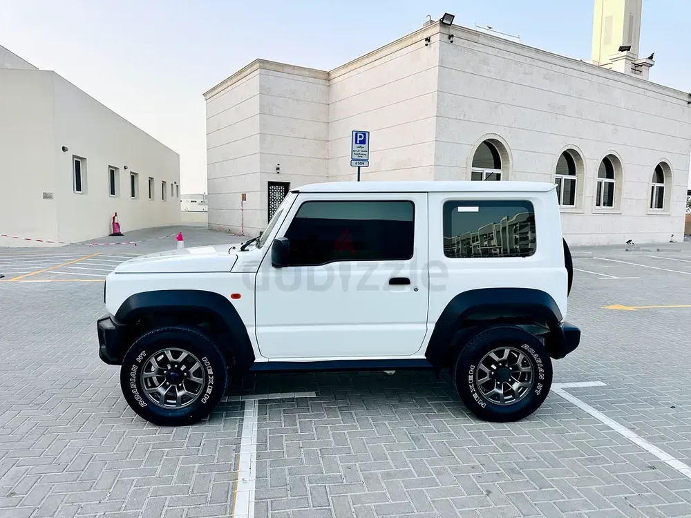 2021 Suzuki Jimny GL GCC Specs - Well Maintained - Image 4