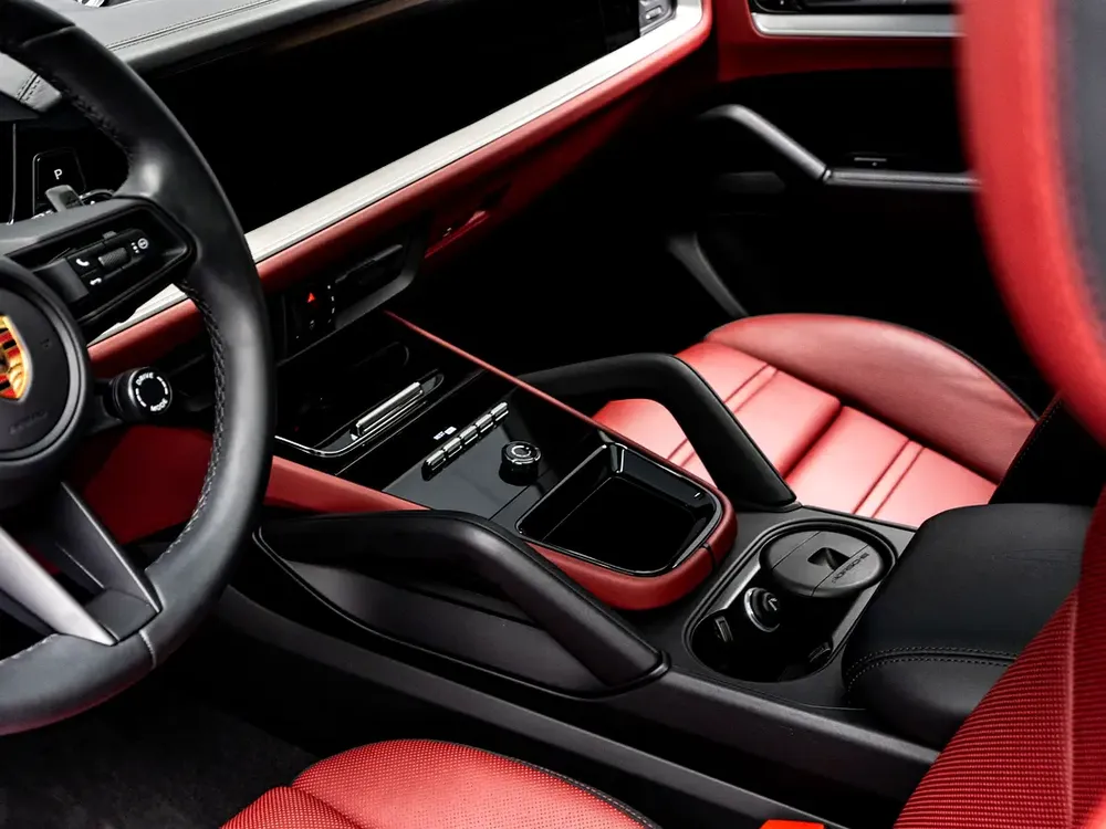 SUMMER STARTS NOW | EXCLUSIVE DEAL BY BLACKLINE, 2027 Porsche Warranty, Low KMs, GCC - Image 15